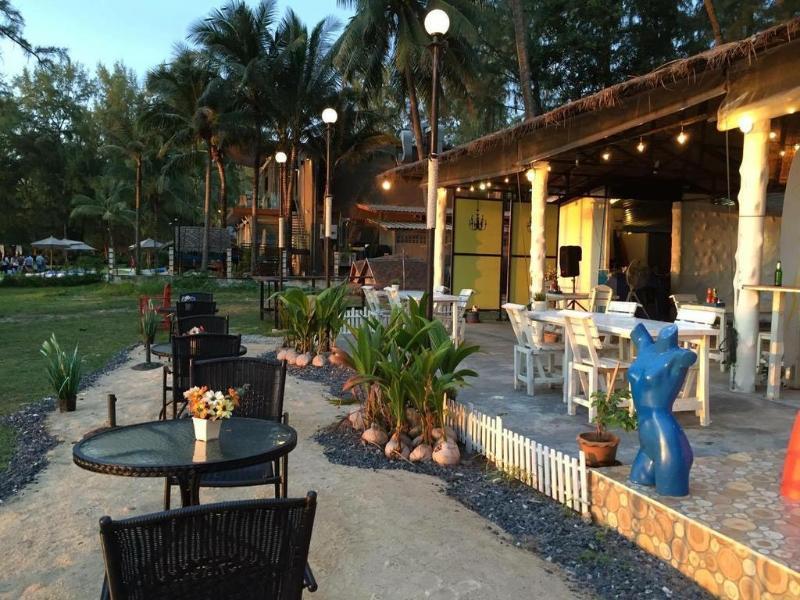 Micky Monkey Beach At Maikhao Beach Hotel Mai Khao Exterior photo